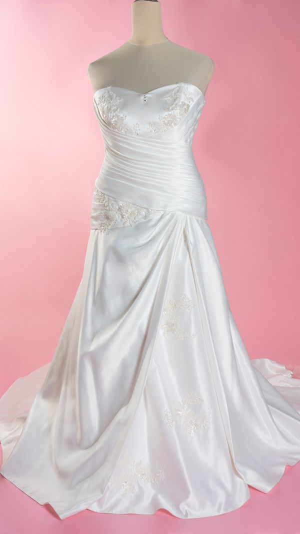 OTLX010 Abito da sposa Curvy in raso 