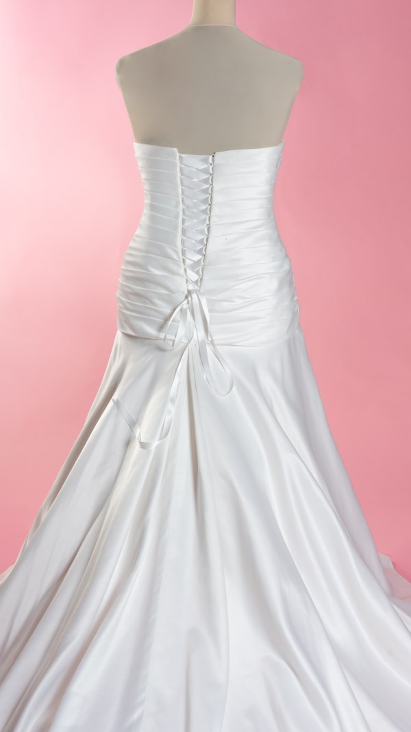 OTLX010 Abito da sposa Curvy in raso 